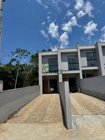 Sobrado 02 suites, espaço de terreno e 02 vagas no Badenfurt!