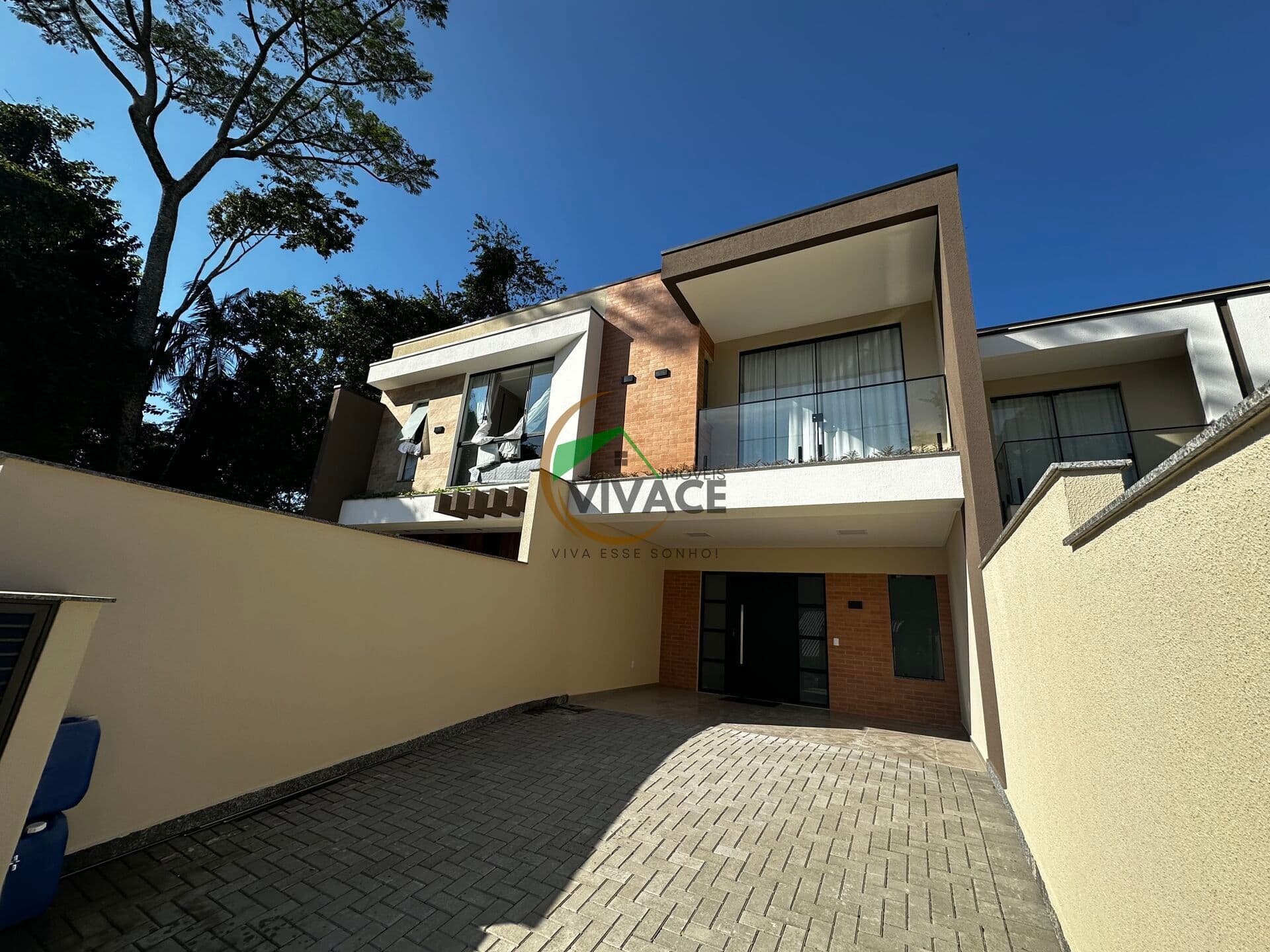 Sobrado Alto Padrão mobiliado na Água Verde