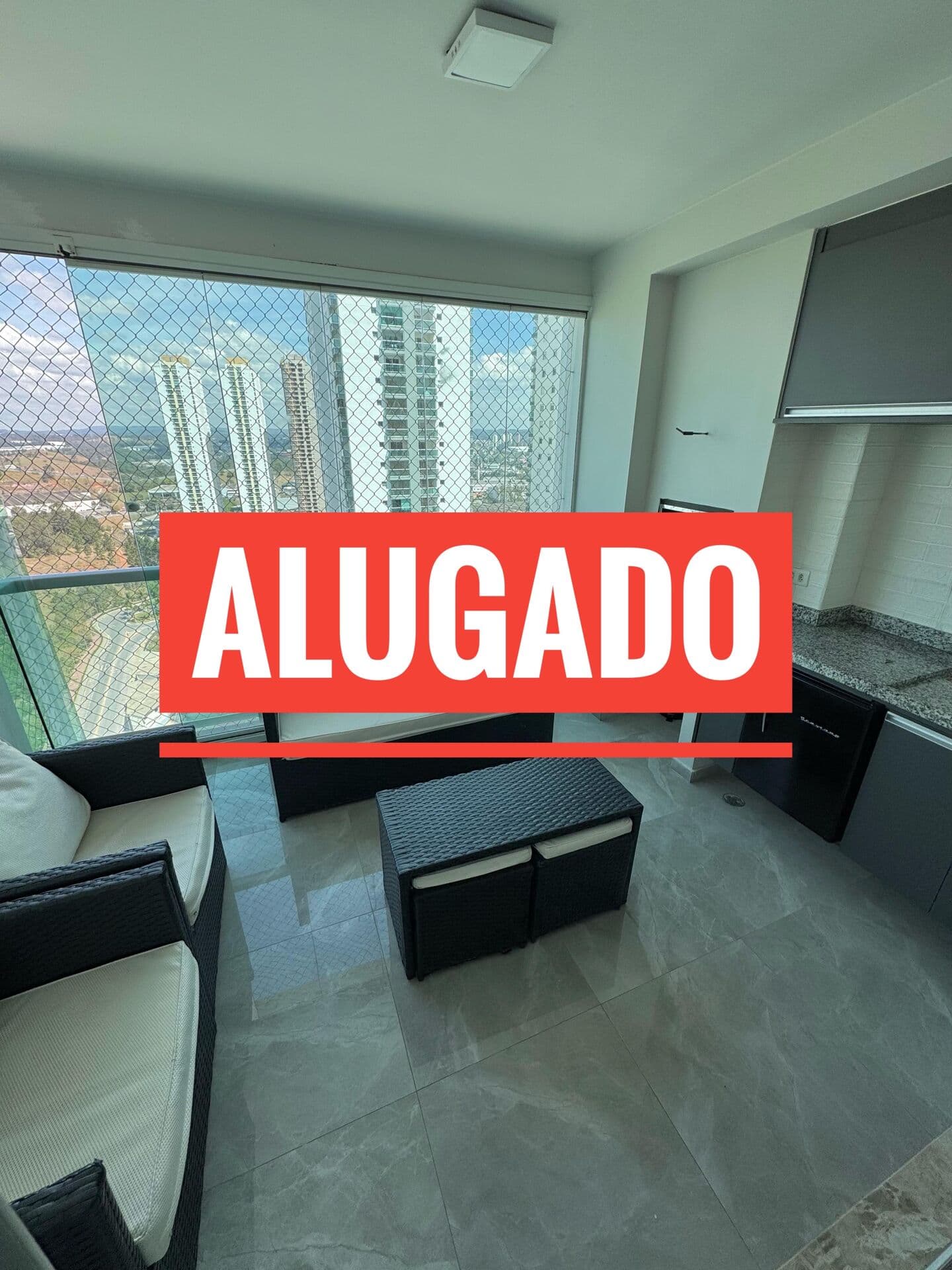 LOCAÇÃO - Apto de 3 dorms + dependência de empregada - Planta de 132m² - Res. Parque Firenze