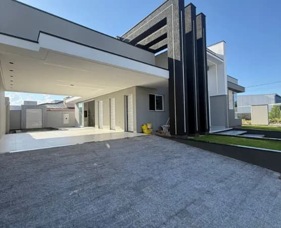 Casa Alto Padrão - 3 dormitórios com Piscina