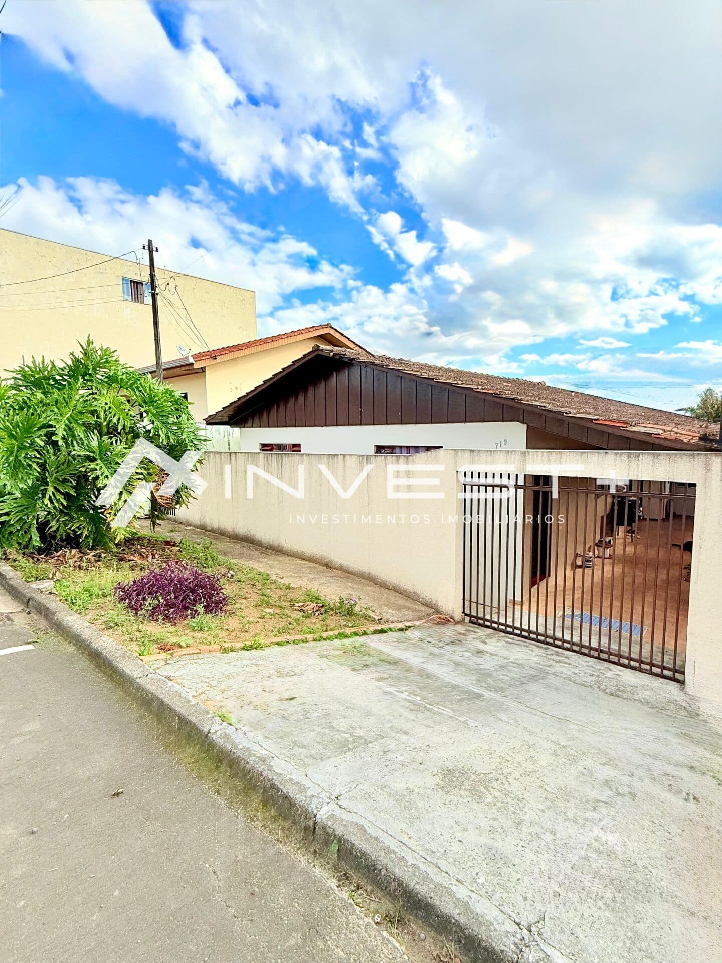Casa/ Lote perto do cartório