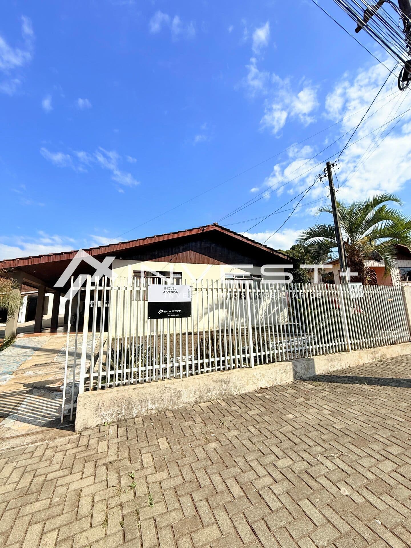 02 Casas e 01 Barracão Comercial
