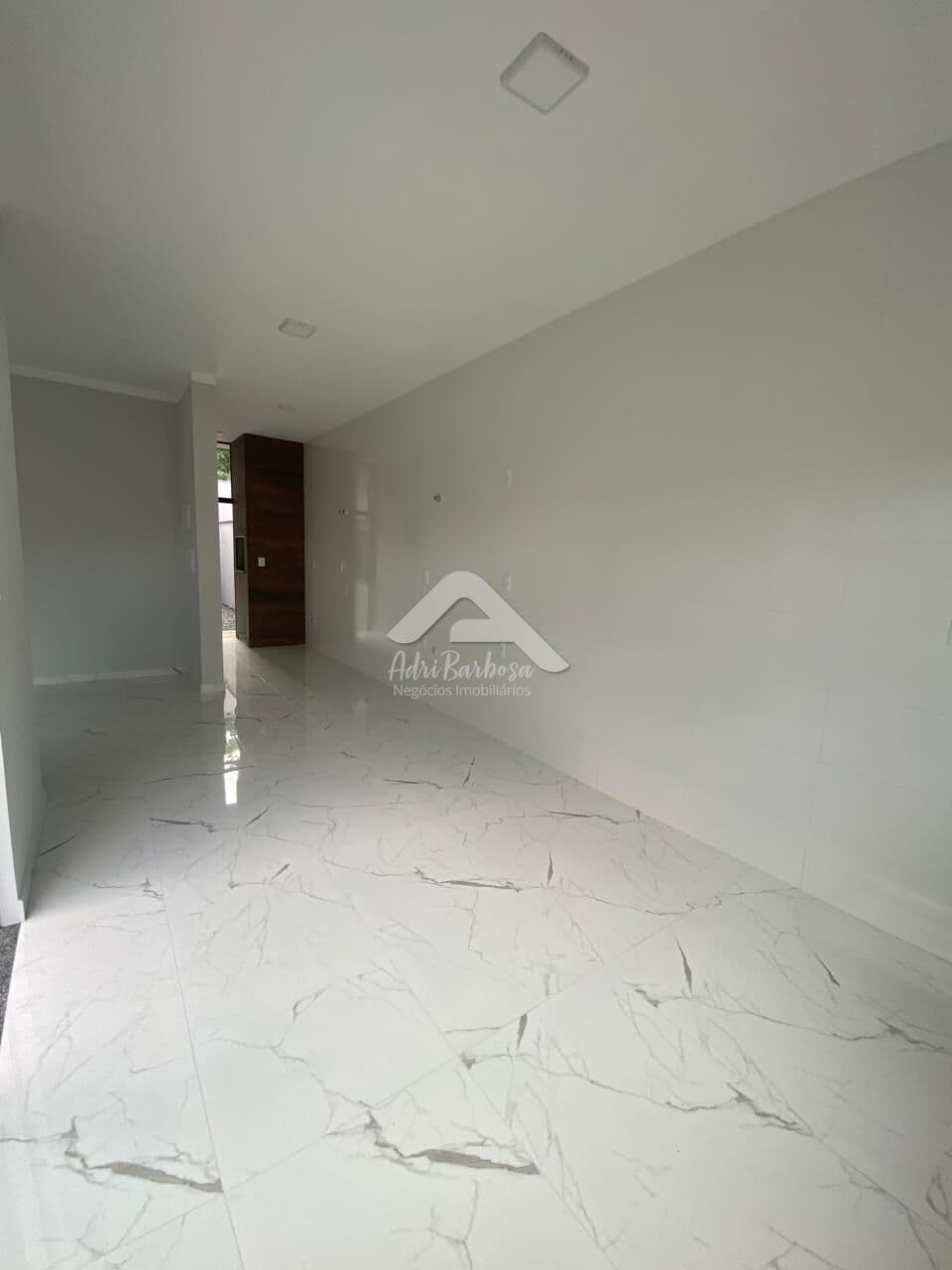 Casa Geminada com 01 suíte + 01 quarto