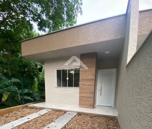 Casa geminada NOVA com 03 quartos em Nereu Ramos