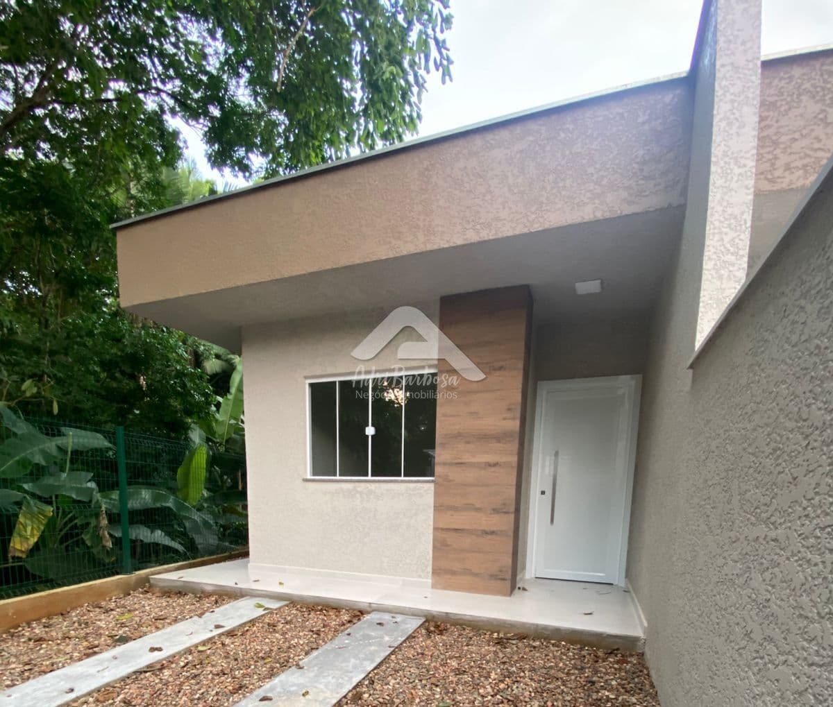 Casa geminada NOVA com 03 quartos em Nereu Ramos
