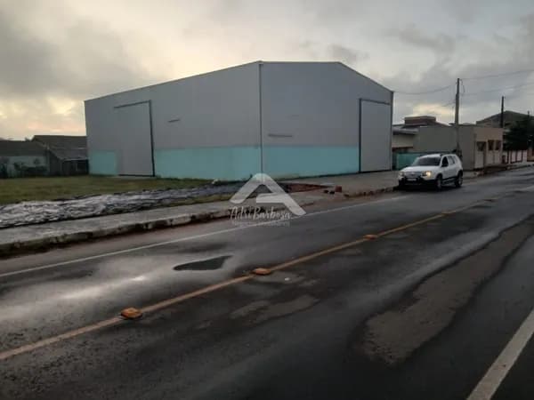 Galpão Comercial / Industrial