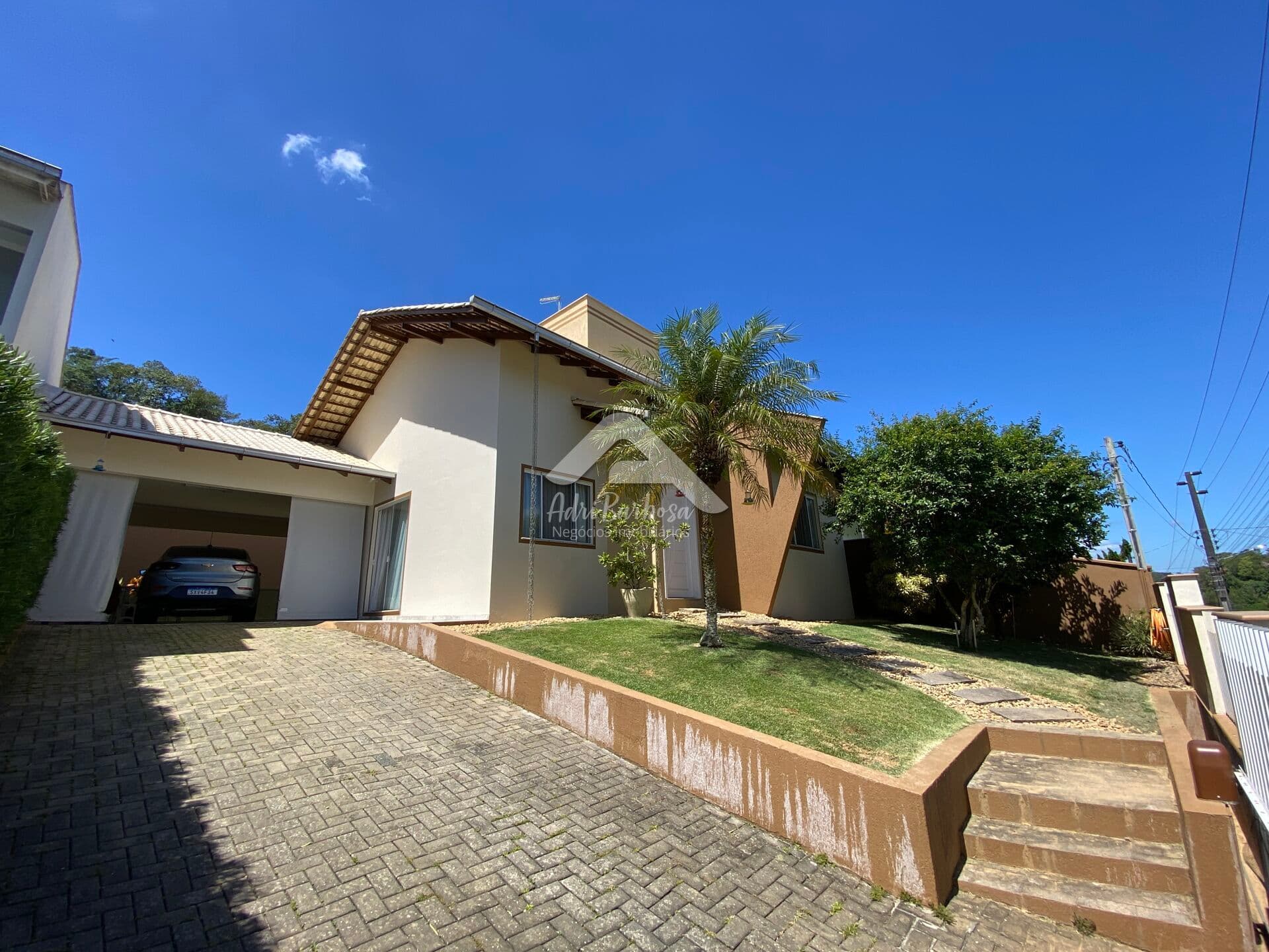 Casa à venda no bairro Amizade avalia permuta - Jaraguá do Sul/SC