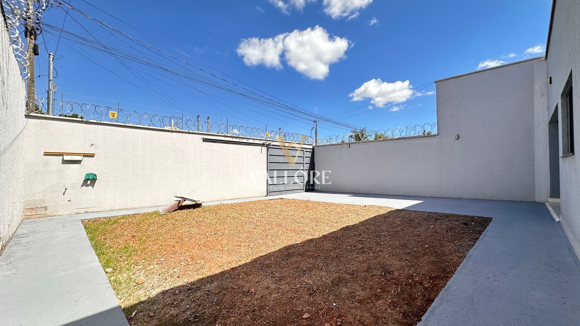 Casa Térrea 3Q com Suíte, 100m², Quintal Privativo – Sozinha no Terreno – Permite Pets