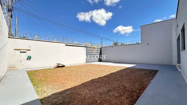 Casa Térrea 3Q com Suíte, 100m², Quintal Privativo – Sozinha no Terreno – Permite Pets