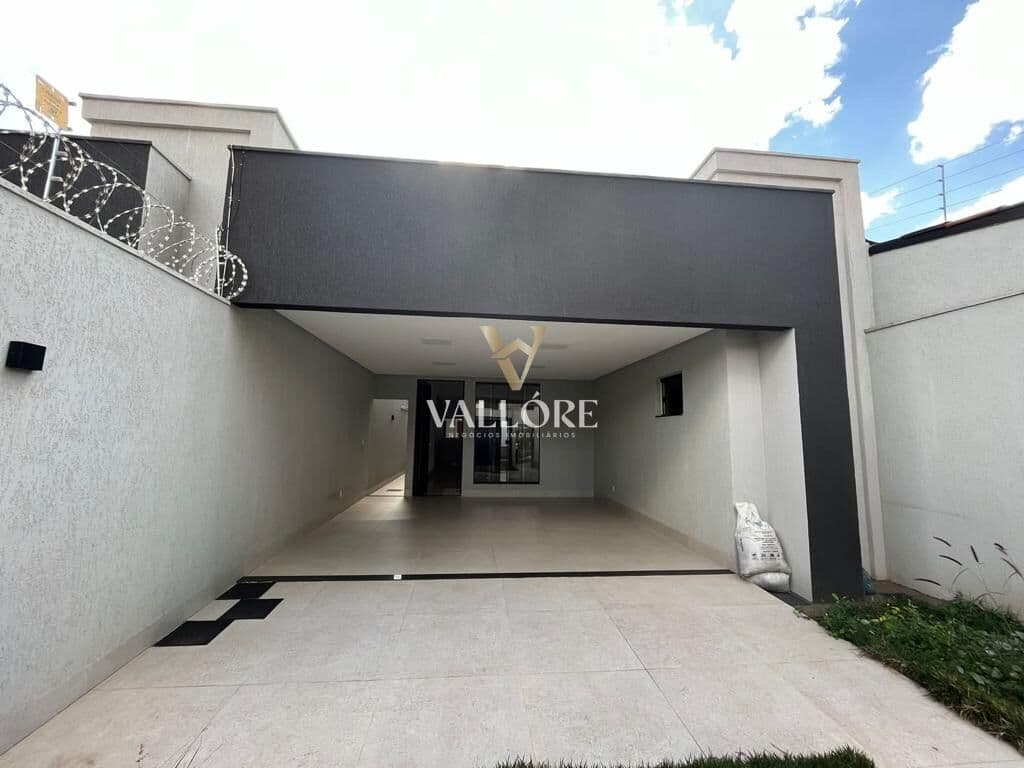 Casa 3 Suítes à Venda no Jardim Atlântico com Pé Direito Duplo e Churrasqueira