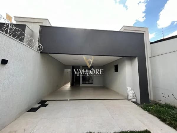 Casa 3 Suítes à Venda no Jardim Atlântico com Pé Direito Duplo e Churrasqueira