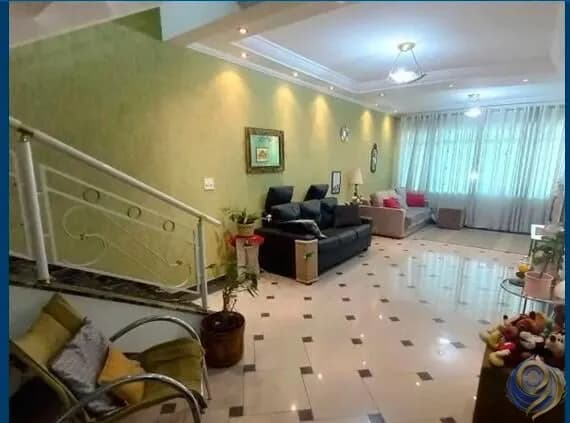 Sobrado de 212m² | 4 suítes | 6 vagas | Vila Assunção – Santo André. Analisa Imóvel de menor valor.