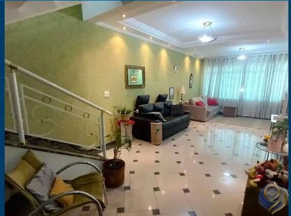 Sobrado de 212m² | 4 suítes | 6 vagas | Vila Assunção – Santo André. Analisa Imóvel de menor valor.