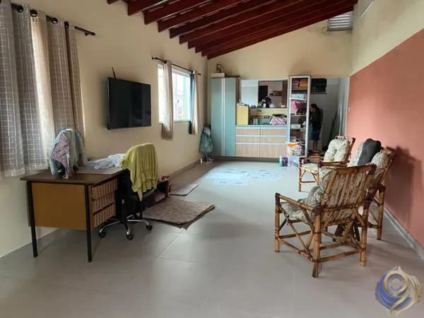 Casa Padrão 138m2 área construída - Jardim Santo André. Excelente para Renda 3 imóveis no local.