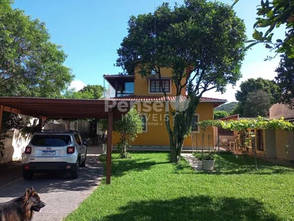 Casa Térrea em Terreno Amplo – São João do Rio Vermelho, Florianópolis – Não Financia