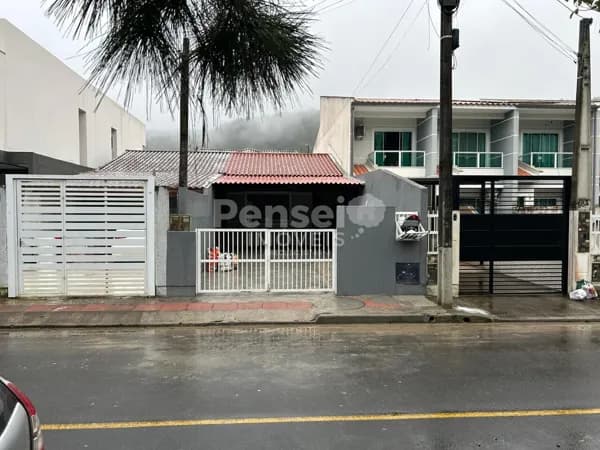 Casa Financiável São José: Seu Novo Lar com 2 Dormitórios e Cozinha Americana!