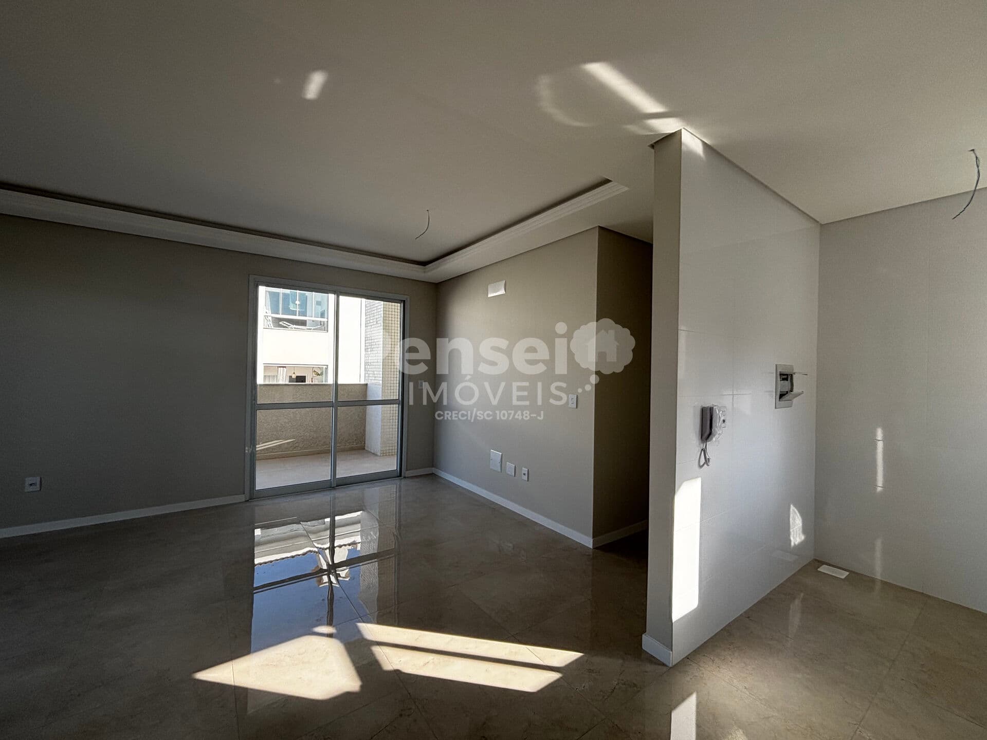 Luxo e Espaço na Cobertura NOVA de 3 Dormitórios com Terraço de 80m² – Praia dos Ingleses!
