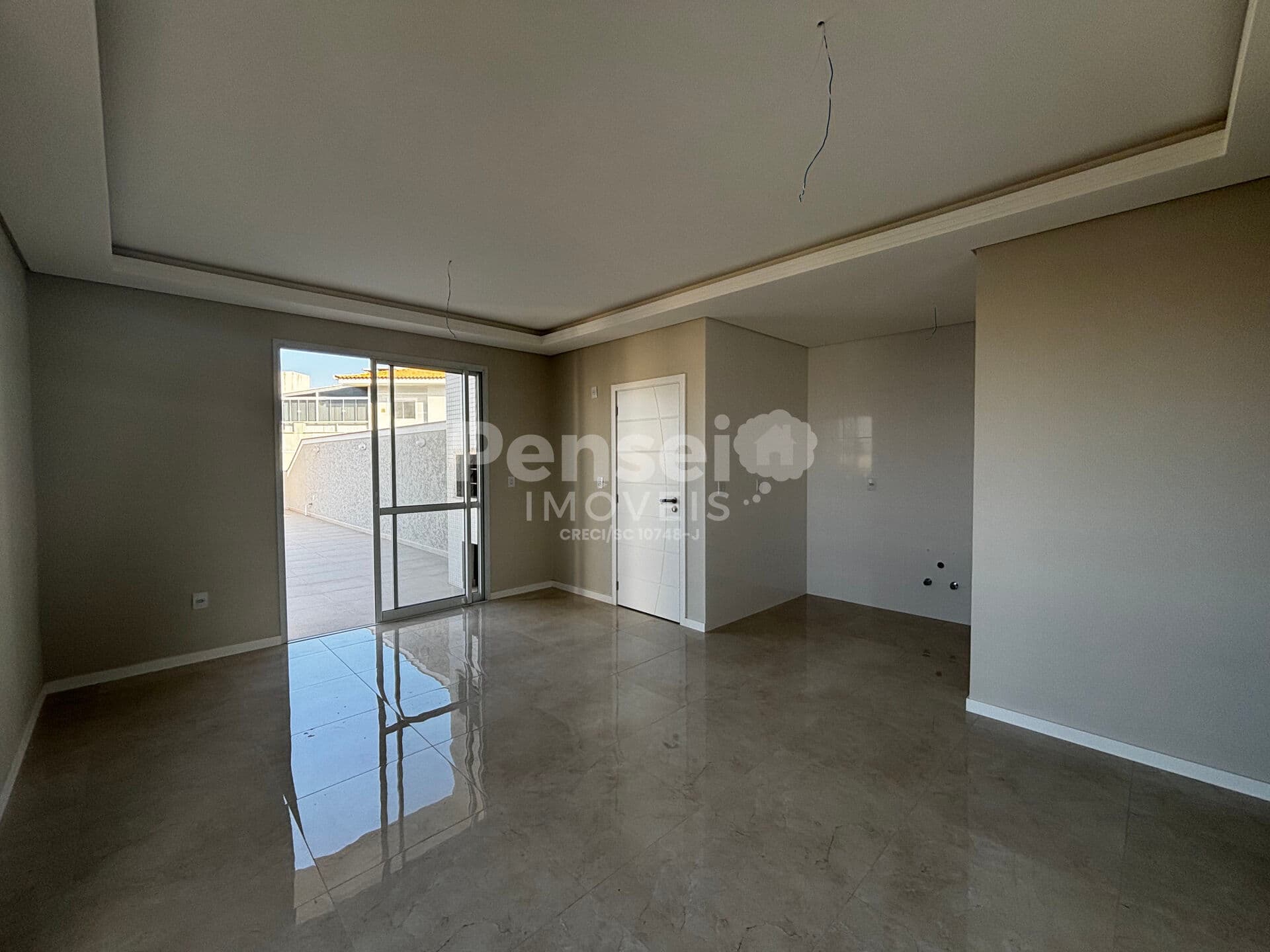 Cobertura NOVA de 3 Dormitórios (1 Suíte) com Amplo Terraço de 117m² – Praia dos Ingleses!