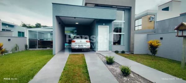Viva o Sonho em uma Belíssima Casa Térrea com 3 Suítes, Piscina e Área Gourmet Completa!