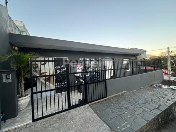 Casa Ampla e Reformada na Coloninha