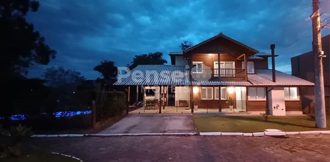 Residência Charmosa em Condomínio - Estrada Cristóvão Machado de Campos - Vargem Grande - Florianópolis/SC