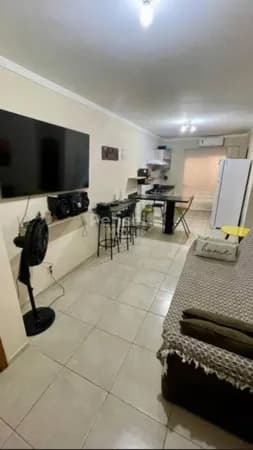 Apartamento com 2 Dormitórios (1 Suíte), Pátio e Churrasqueira nos Ingleses do Rio Vermelho!