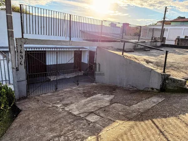 Ponto Comercial e Residencial em Sítio Cercado, Curitiba/PR