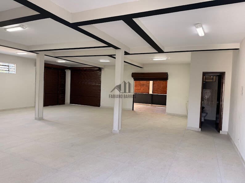 Loja Ponto Comercial em Sítio Cercado, Curitiba/PR