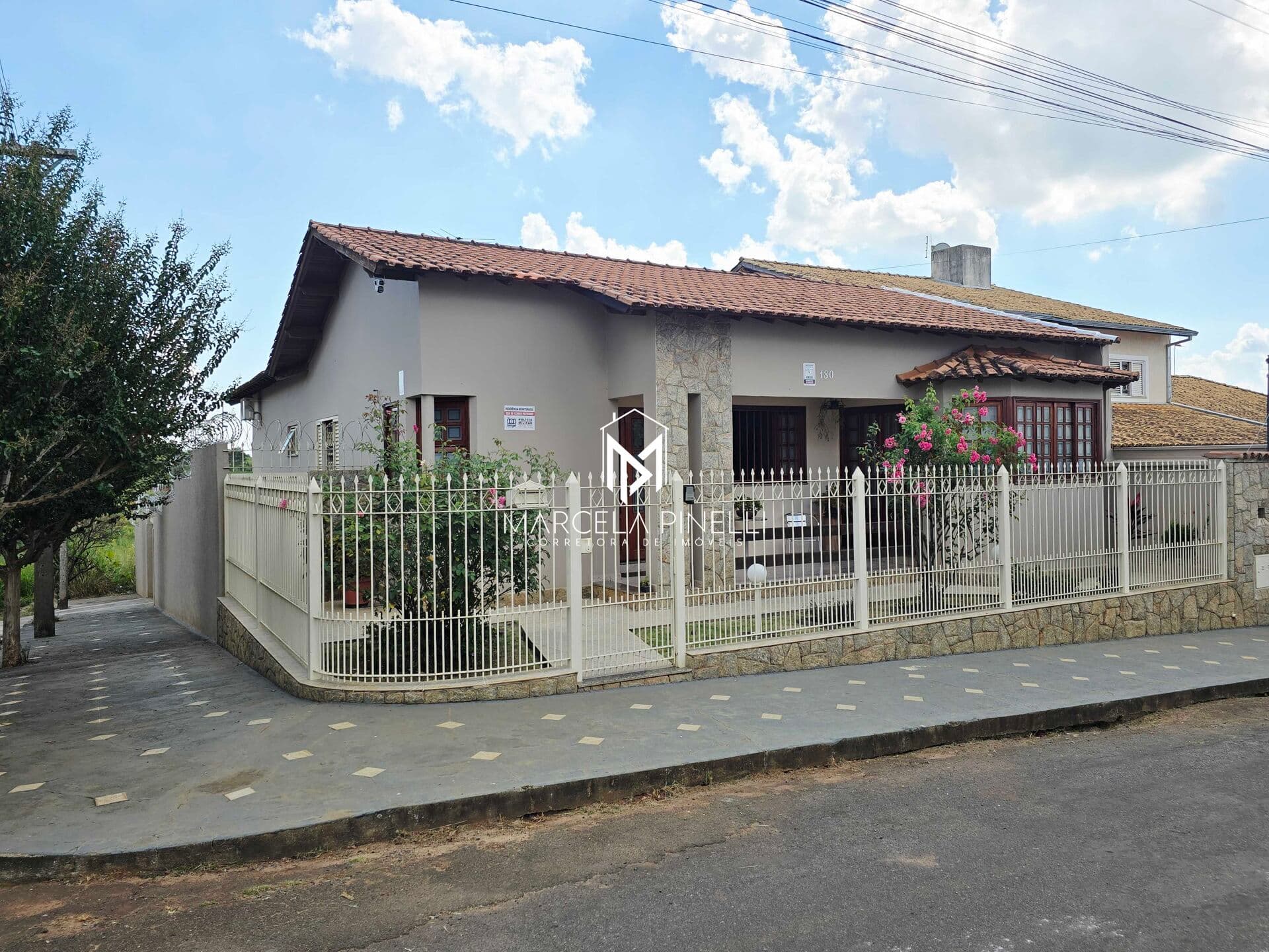 Casa à venda no Colinas Park - Alfenas/MG