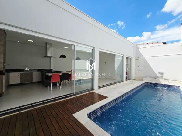 Casa com piscina à venda no Res Oliveira - Alfenas/MG