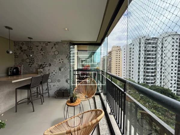 Apartamento de 221m² com 4 suítes e 4 vagas á venda em Perdizes