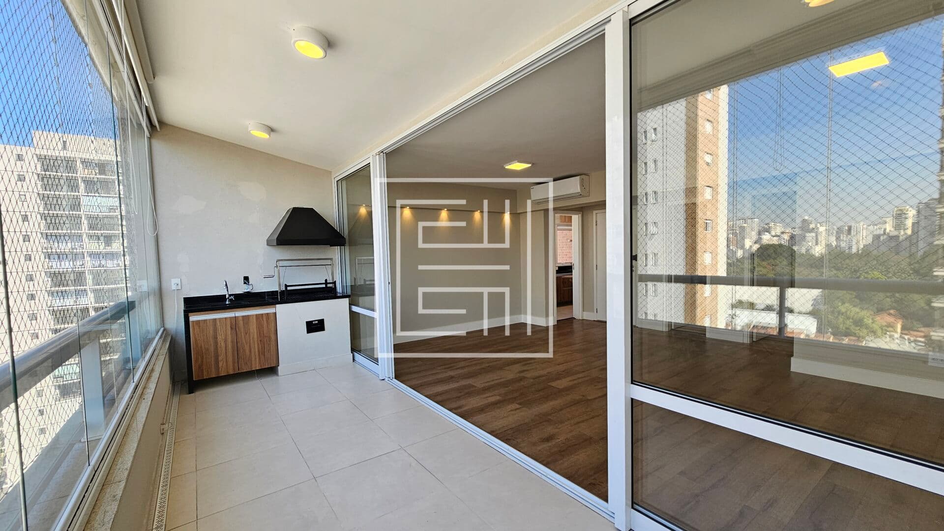 Apartamento de 119m² com 3 suítes e 3 vagas à venda na Barra Funda