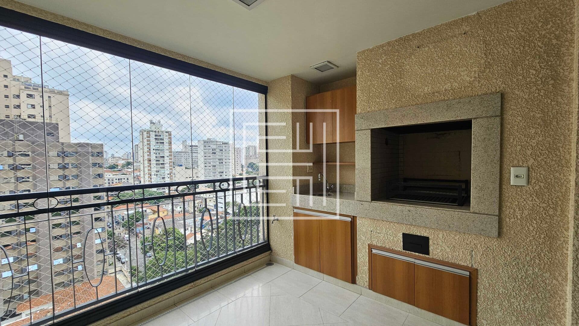 Apartamento de 132m² com 3 suítes e 3 vagas de garagem à venda em Perdizes