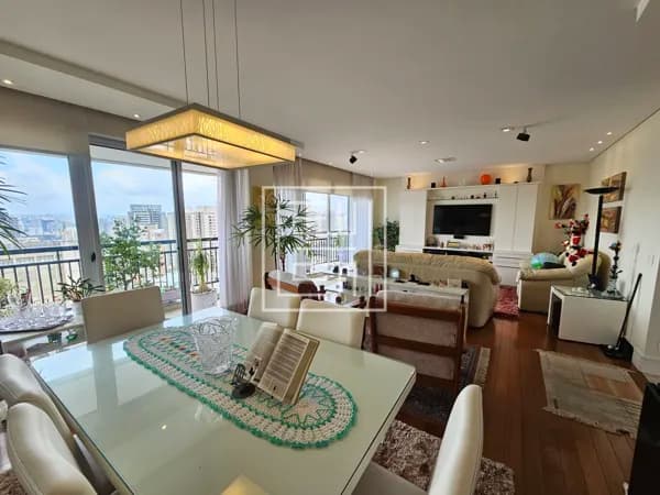 Apartamento de 220m² com 4 suítes e 4 vagas à venda em Perdizes