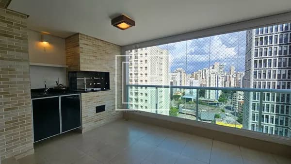 Apartamento de 185m² com 4 dormitórios sendo 2 suítes e 4 vagas à venda em Perdizes