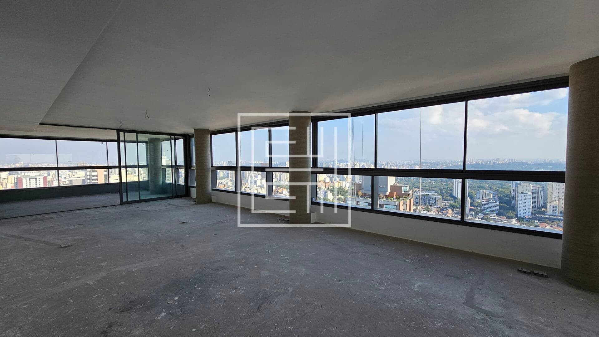 Apartamento de 333m² com 4 Suítes e 4 Vagas à venda na Vila Madalena