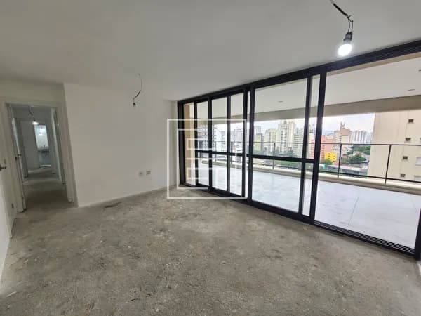 Apartamento de 156m² com 4 dormitórios sendo 2 suítes e 2 vagas à venda em Perdizes