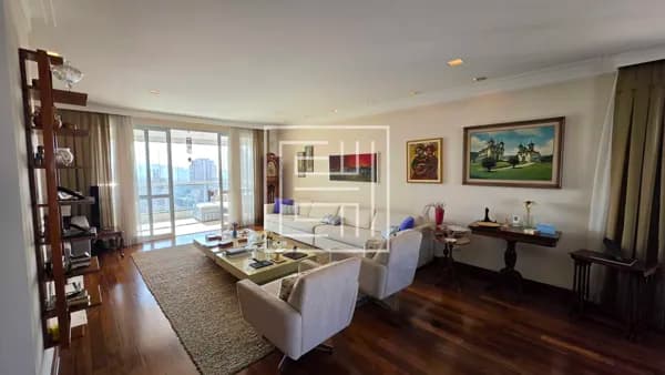 Apartamento de 235m² com 3 Suítes e 5 vagas à venda em Perdizes