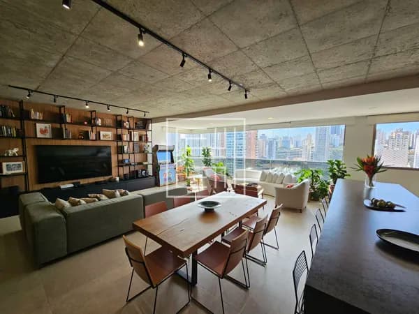 Apartamento de 221m² com 4 suítes e 5 vagas á venda em Perdizes