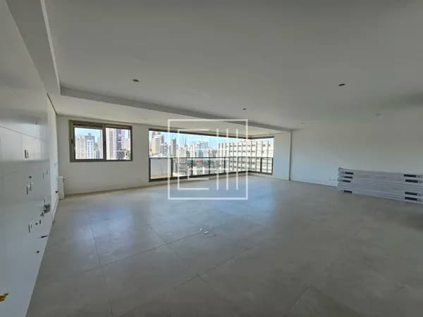 Apartamento de 221m² com 4 suítes e 3 vagas à venda em Perdizes