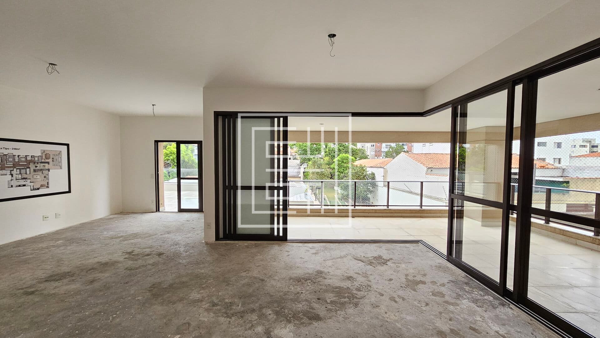 Apartamento Garden de 298m² com 4 dormitórios sendo 2 suítes e 3 vagas à venda em Perdizes