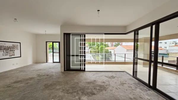 Apartamento Garden de 298m² com 4 dormitórios sendo 2 suítes e 3 vagas à venda em Perdizes