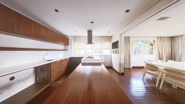Apartamento de 267m² com 3 suítes e 5 vagas à venda em Perdizes