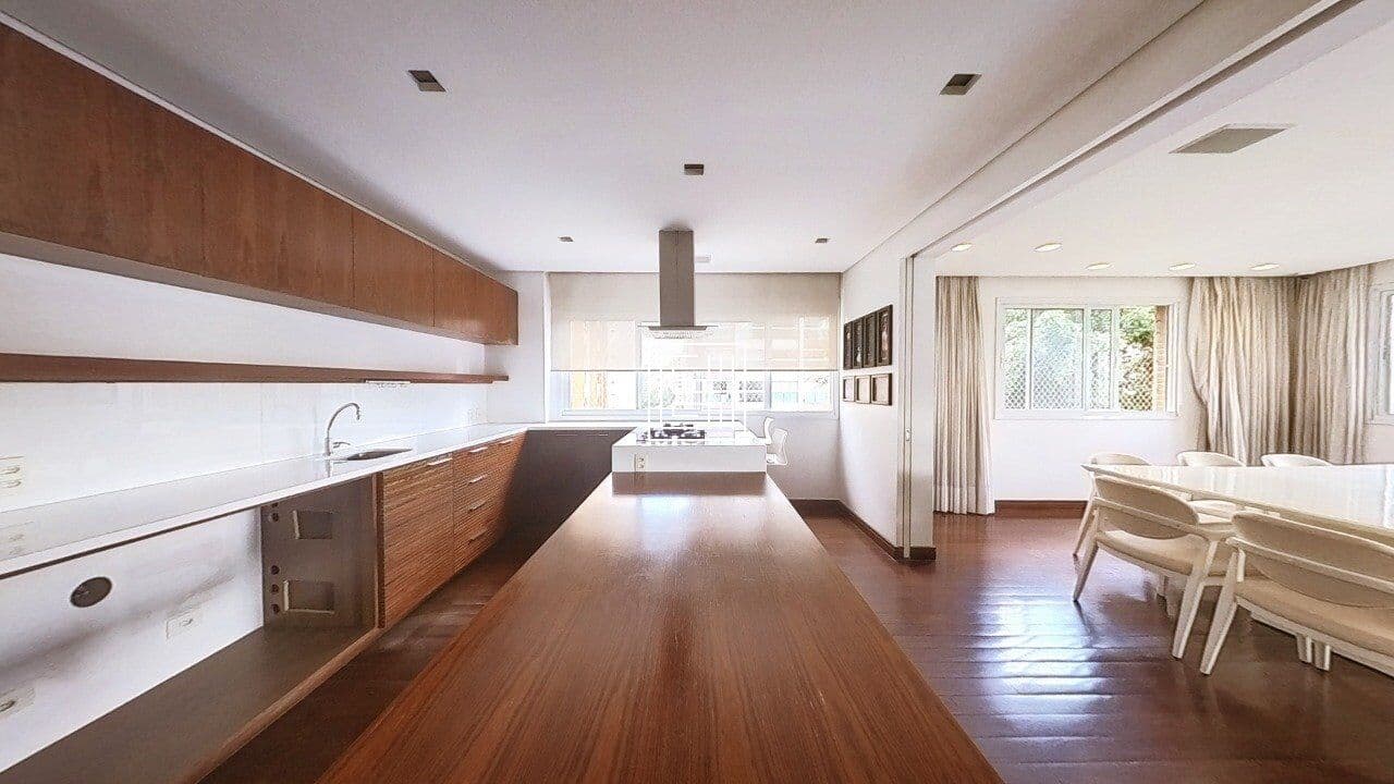 Apartamento de 267m² com 3 suítes e 5 vagas à venda em Perdizes