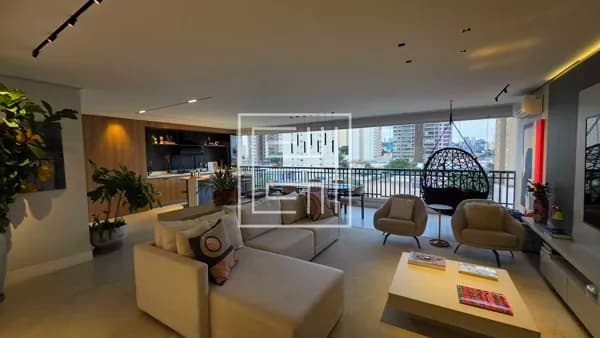 Apartamento de 164m² com 3 suítes e 3 e vagas à venda na Vila Romana