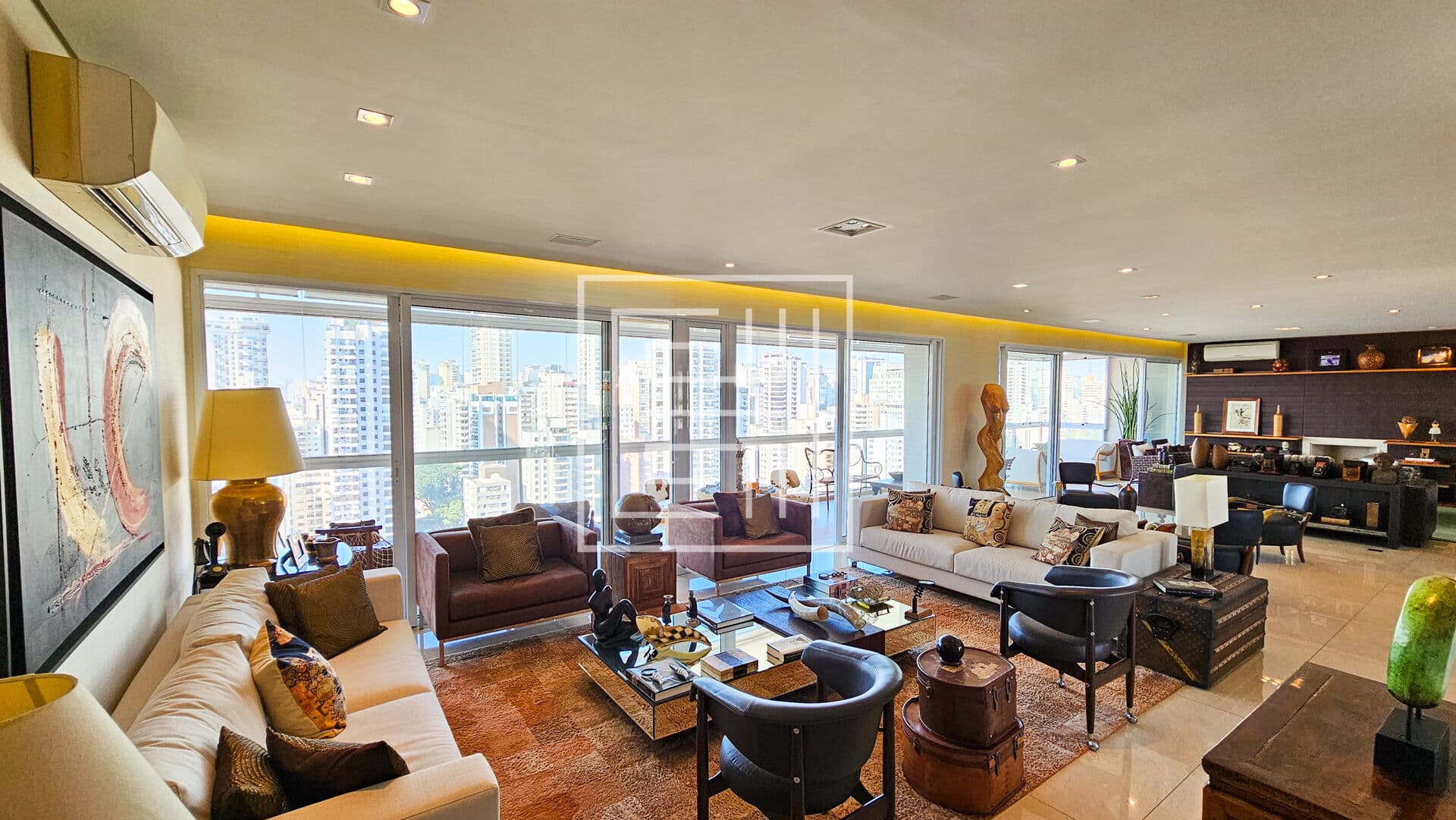 Apartamento de 493m² com 4 suítes e 6 vagas à venda no Pacaembu