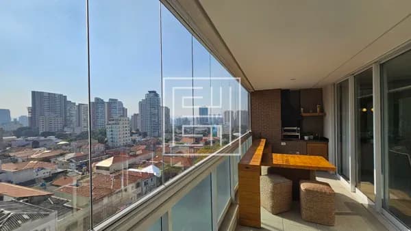 Apartamento de 137m² com 3 suítes e 3 vagas à venda em Perdizes