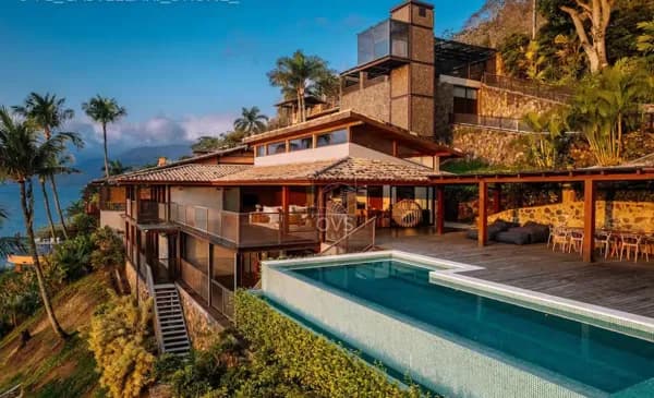 Casa à venda no bairro Barra Velha em Ilhabela/SP