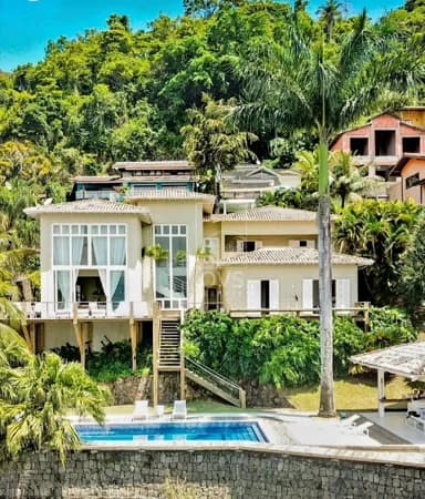 Casa à venda no bairro PIUVA em Ilhabela/SP