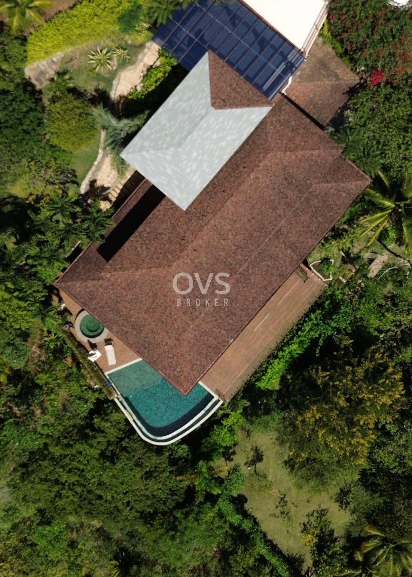 Casa à venda em condomínio em Santa Tereza, em Ilhabela/SP, ao lado do Yatch Clube.